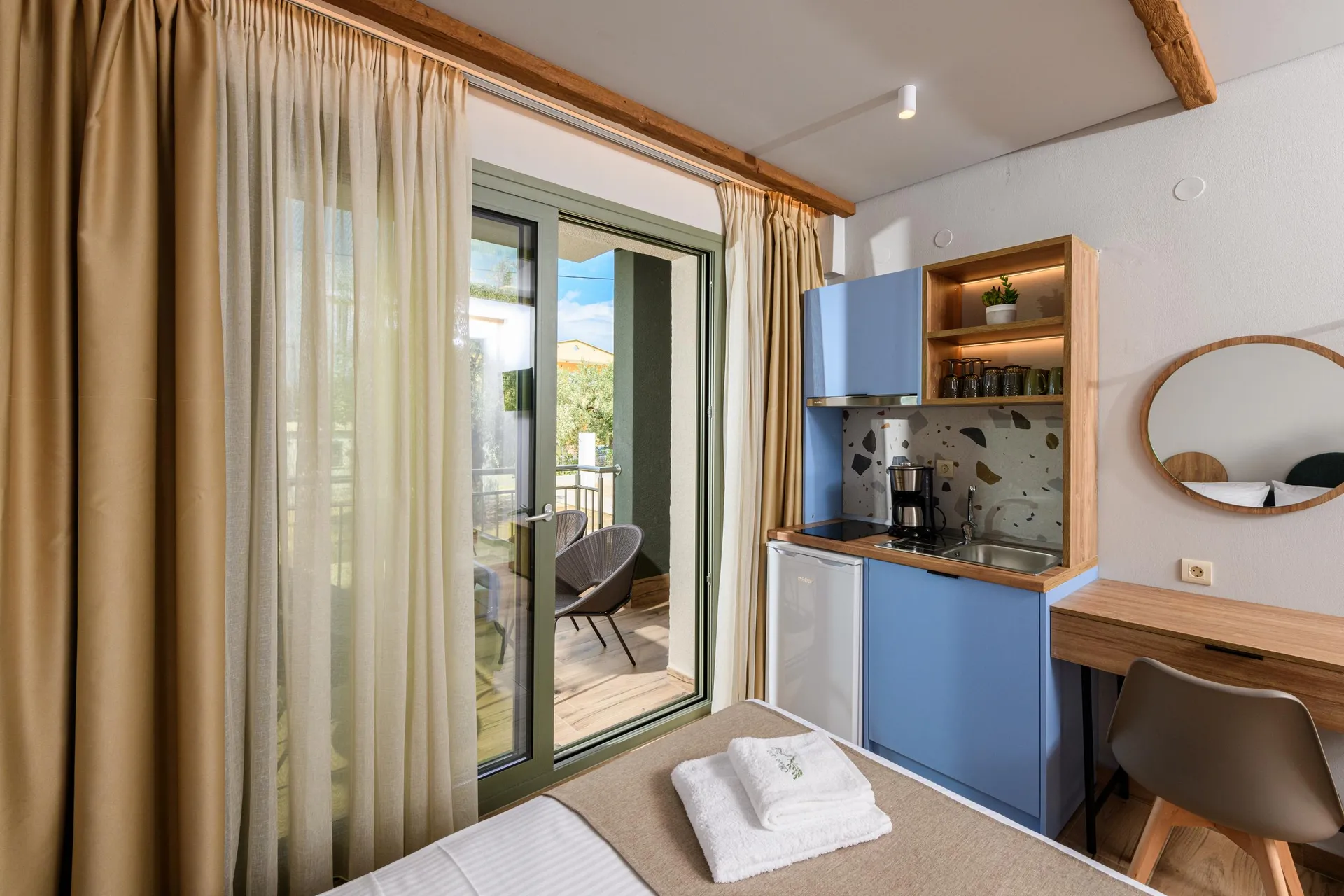 Tiara Holidays - The Olive Land - Deluxe Room - kitchen